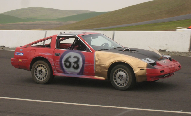 Illustration for article titled 24 Hours Of LeMons Arse Freeze-A-Palooza Über Gallery: Awesome Datsuns, Driven Nissans